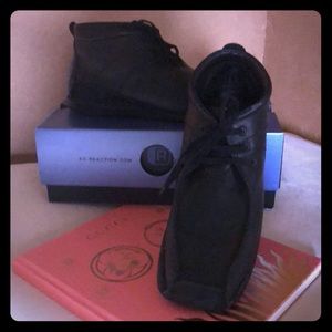 Black leather men’s bootie. Great condition.